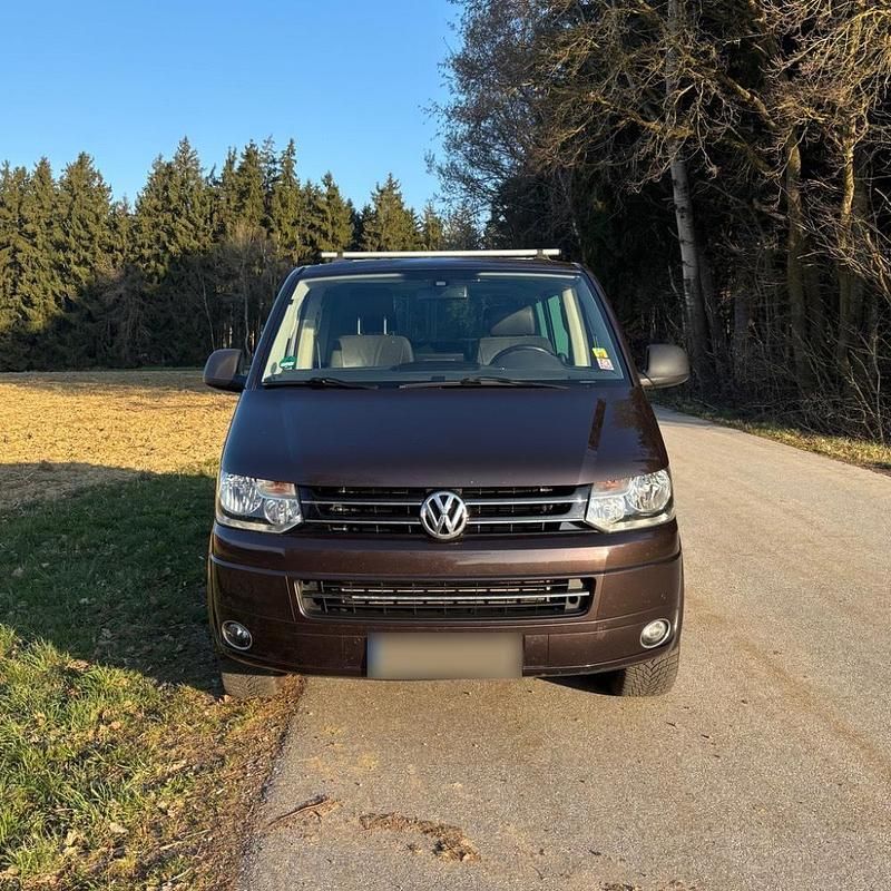 Second-hand VW Multivan 180 CP (132 kW) 2011 Maro Monovolum