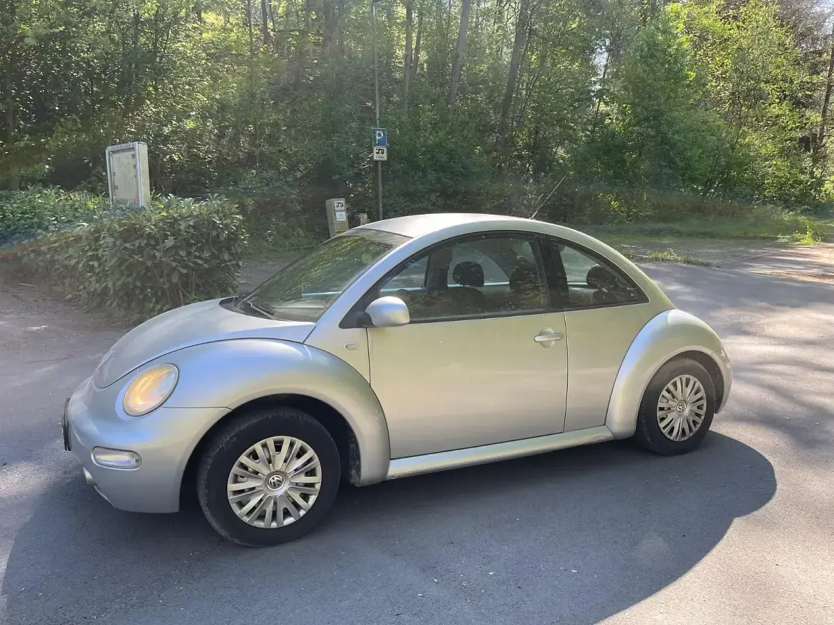 Gebraucht VW Beetle 105 PS (77 kW) 2002 Silber Kleinwagen