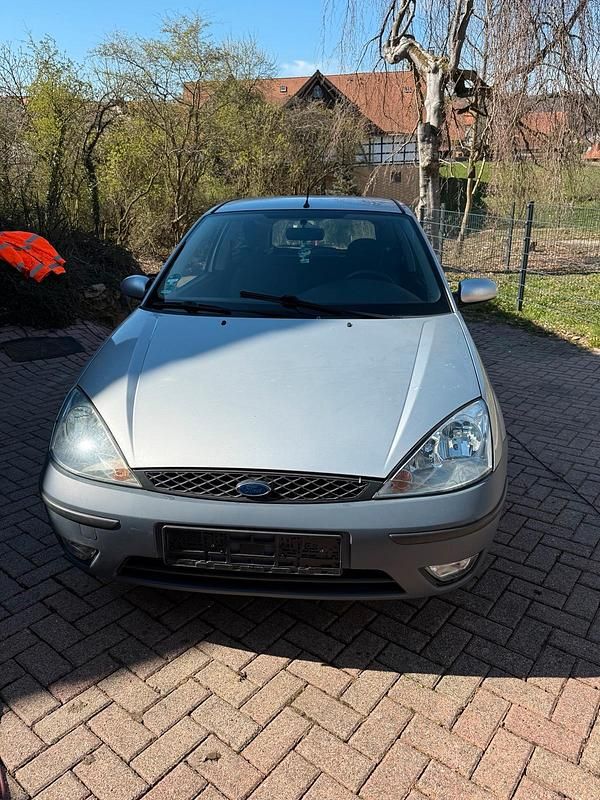Second-hand Ford Focus 75 CP (55 kW) 2002 Argintiu Hatchback