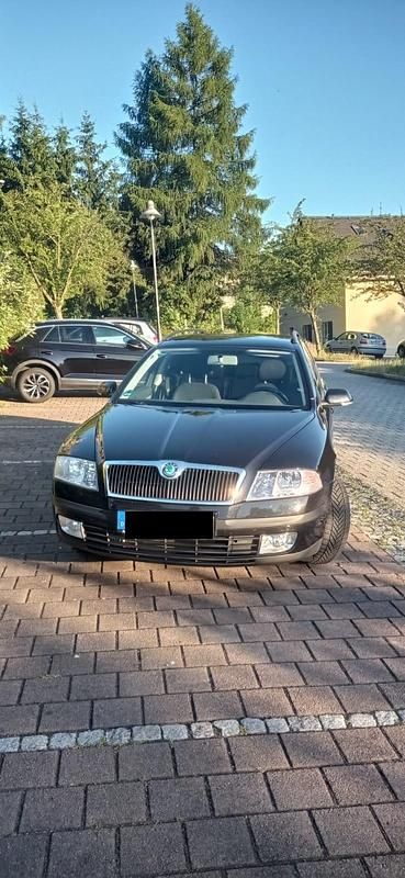 Schwarz Gebraucht 2008 Skoda Octavia Kombi | 1.800 € (Superpreis) - Bild 1/4