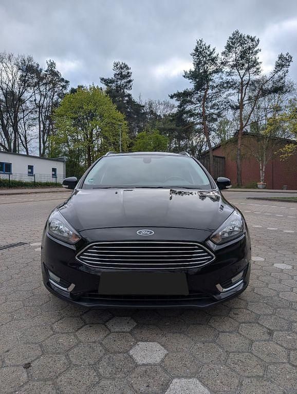 Second-hand Ford Focus Titanium 120 CP (88 kW) 2015 Negru Berlinǎ