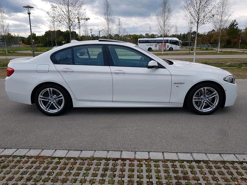 Gebraucht BMW 525 M Sport 218 PS (160 kW) 2015 Weiß Limousine