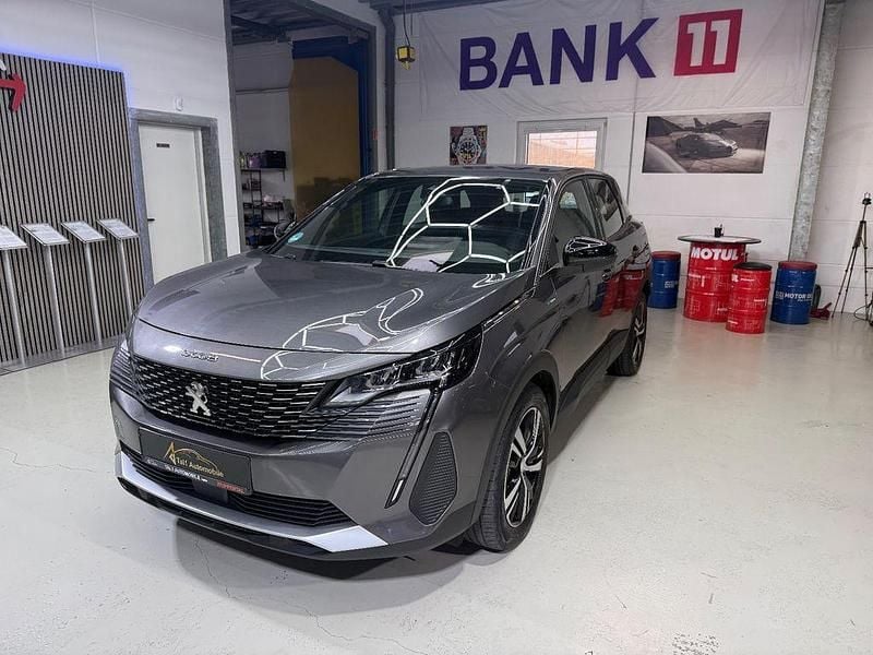 Grau Gebraucht 2022 Peugeot 3008 Allure SUV | 24.200 € (Guter Preis) - Bild 1/4