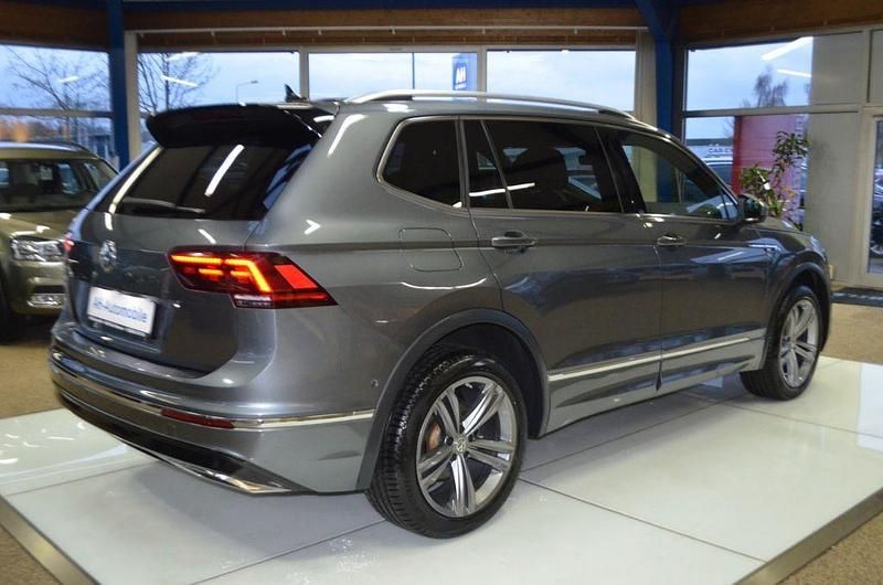 Gebraucht VW Tiguan Allspace Highline 150 PS (110 kW) 2021 Grau SUV