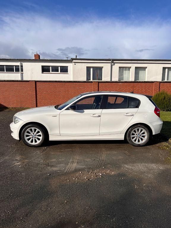 Gebraucht BMW 116 122 PS (89 kW) 2008 Weiß Kleinwagen