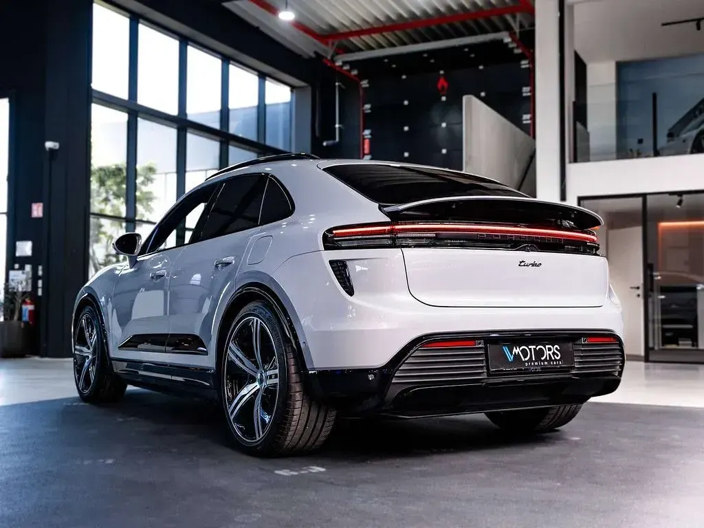 Gebraucht Porsche Macan Turbo 469 kW (639 PS) 2024 Grau SUV