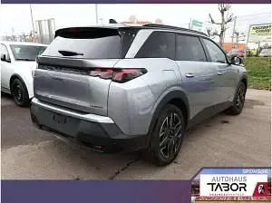 Neu Peugeot 5008 145 PS (106 kW) 2025 Silber (artense silber metallic) SUV