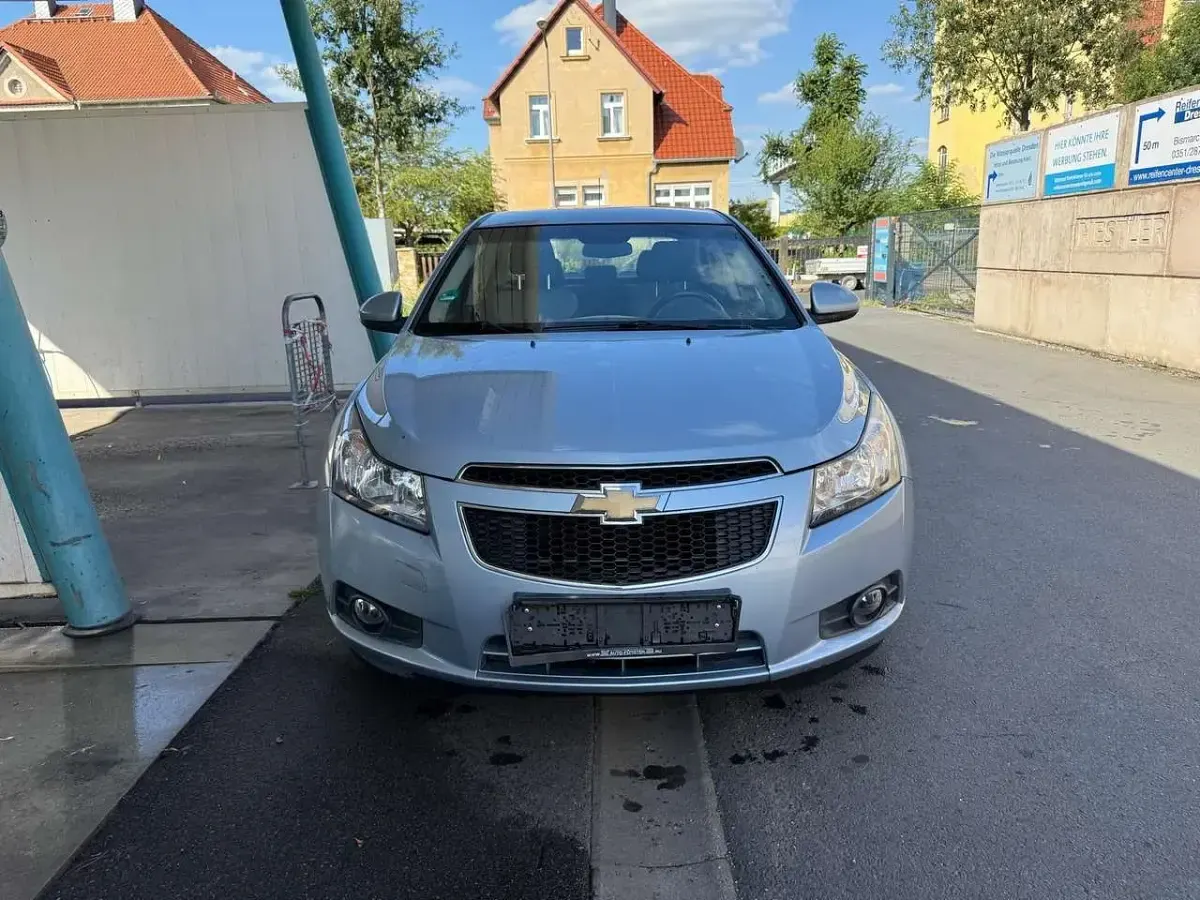 Gebraucht Chevrolet Cruze LS 113 PS (83 kW) 2009 Eisblau/misty lake met Limousine