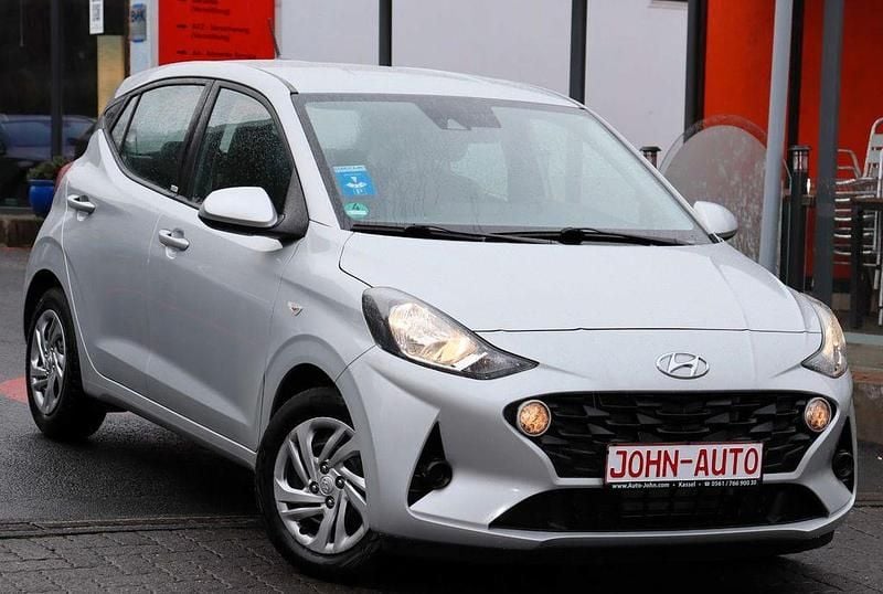 Gebraucht Hyundai i10 Select 67 PS (49 kW) 2021 Silber Kleinwagen