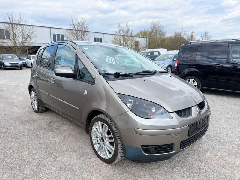 Grau Gebraucht 2008 Mitsubishi Colt Limousine | 1.700 € - Bild 1/4