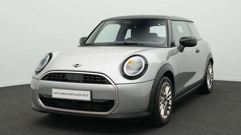 Grau Gebraucht 2024 Mini Cooper Favoured Kleinwagen | 25.898 € (Guter Preis) - Bild 1/4