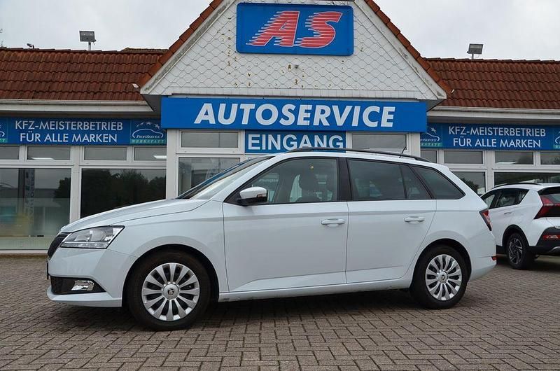 Weiß Gebraucht 2021 Skoda Fabia Ambition Kleinwagen | 16.990 € (Etwas zu teuer) - Bild 1/4