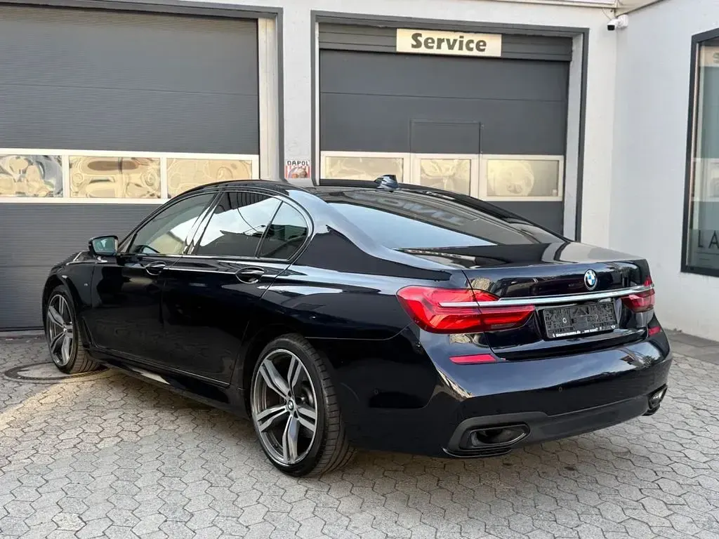 Gebraucht BMW 730 M Sport 265 PS (194 kW) 2019 Schwarz Limousine