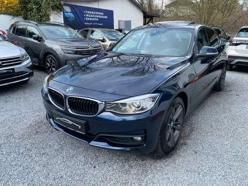 Blau Gebraucht 2014 BMW 335 Sport Line Limousine | 15.950 € (Guter Preis) - Bild 1/4