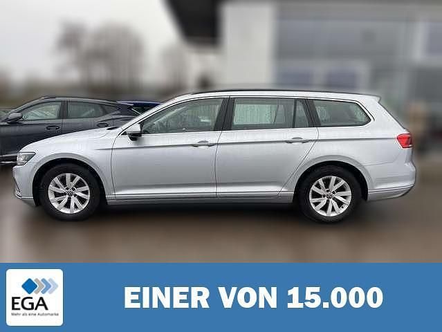 Silber metallic Gebraucht 2022 VW Passat Business Kombi | 27.870 € (Fairer Preis) - Bild 1/4