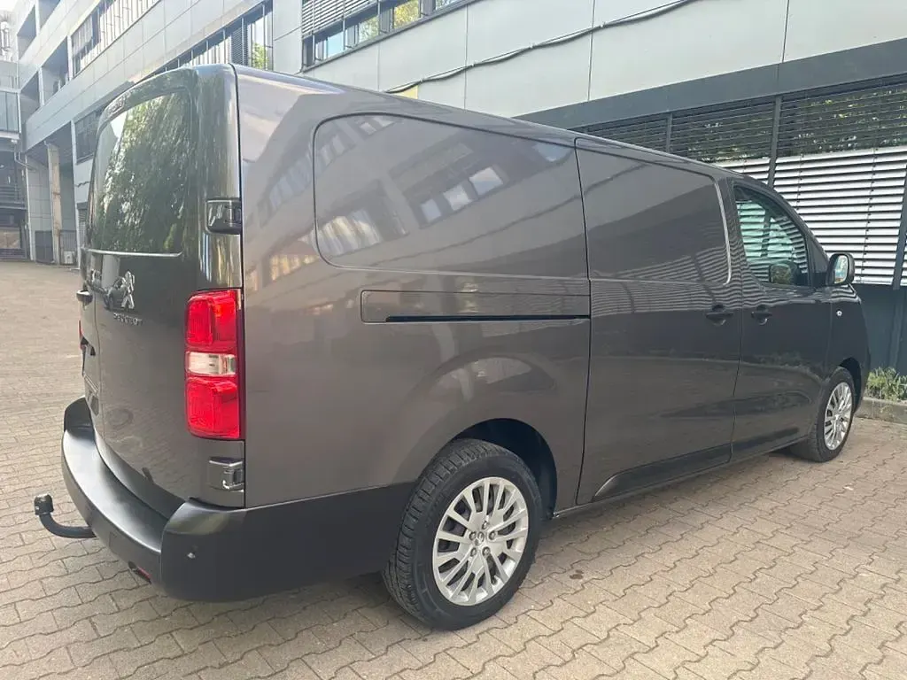 Gebraucht Peugeot Expert 122 PS (89 kW) 2022 Grau Van
