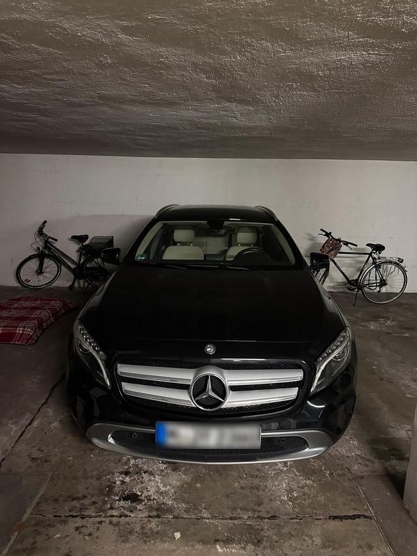 Gebraucht Mercedes GLA250 211 PS (155 kW) 2014 Schwarz SUV