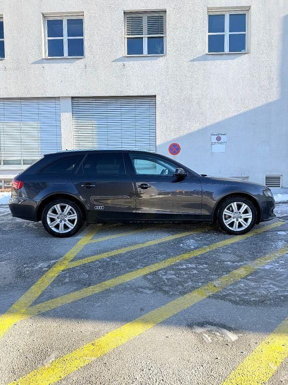 Gebraucht Audi A4 Ambiente 190 PS (139 kW) 2010 Grau Kombi