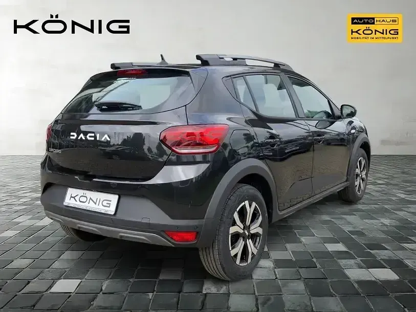 Używany Dacia Sandero Expression 91 KM (66 kW) 2023 Czarny Hatchback