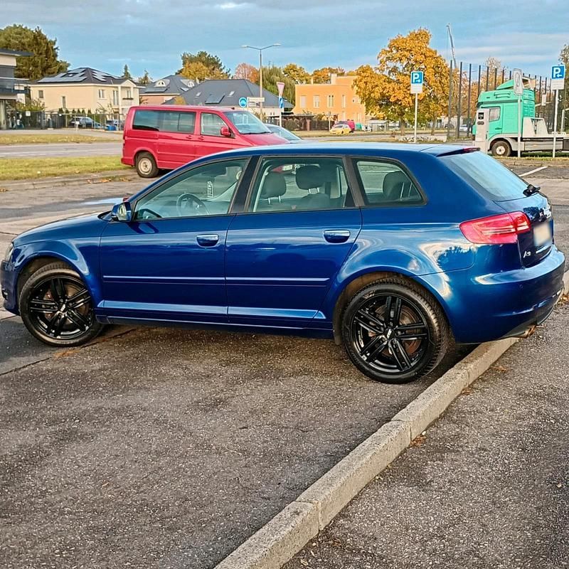 Gebraucht Audi A3 125 PS (91 kW) 2011 Blau Kleinwagen