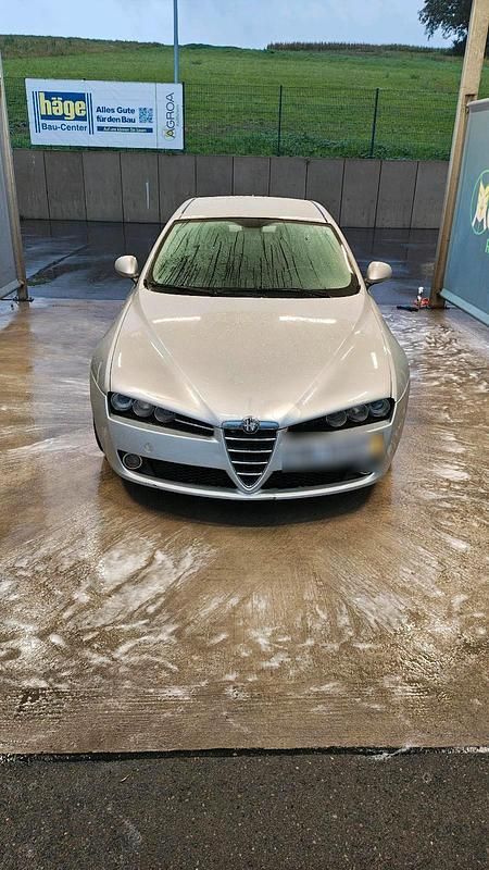Silber Gebraucht 2006 Alfa Romeo 159 Limousine | 2.700 € (Fairer Preis) - Bild 1/4