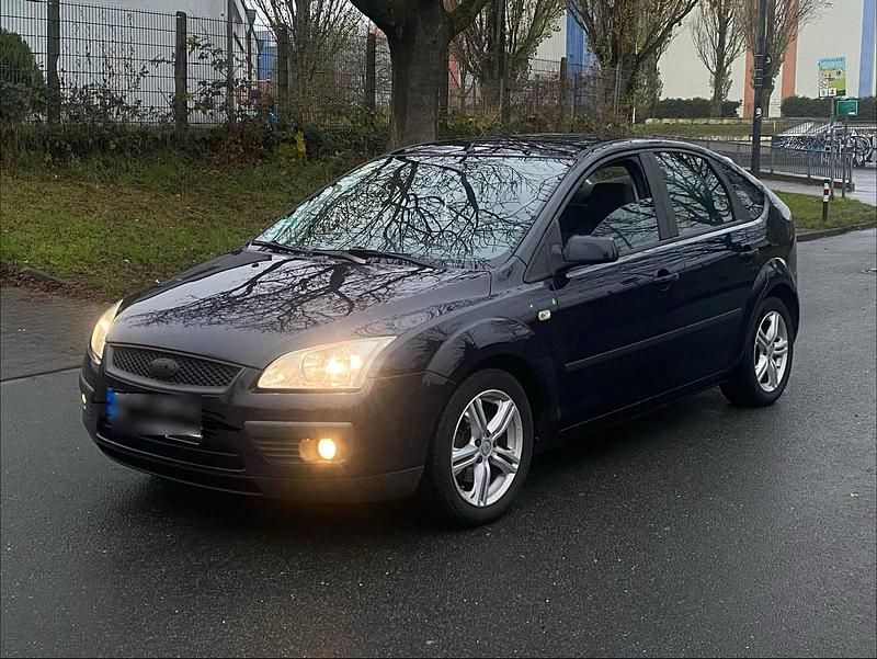 Blau Gebraucht 2007 Ford Focus Limousine | 1.200 € (Guter Preis) - Bild 1/4