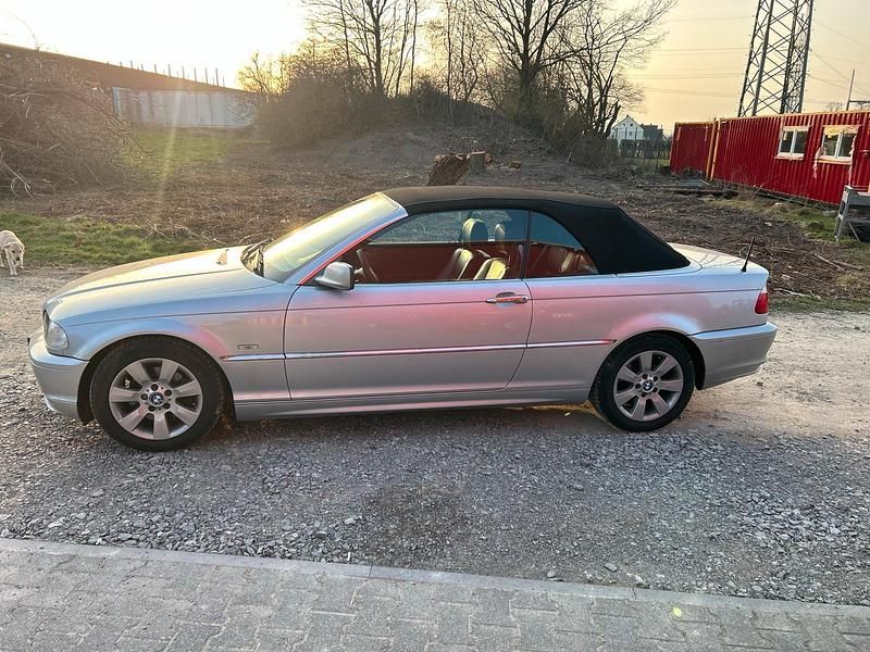 Gebraucht BMW 320 170 PS (125 kW) 2001 Silber Cabrio