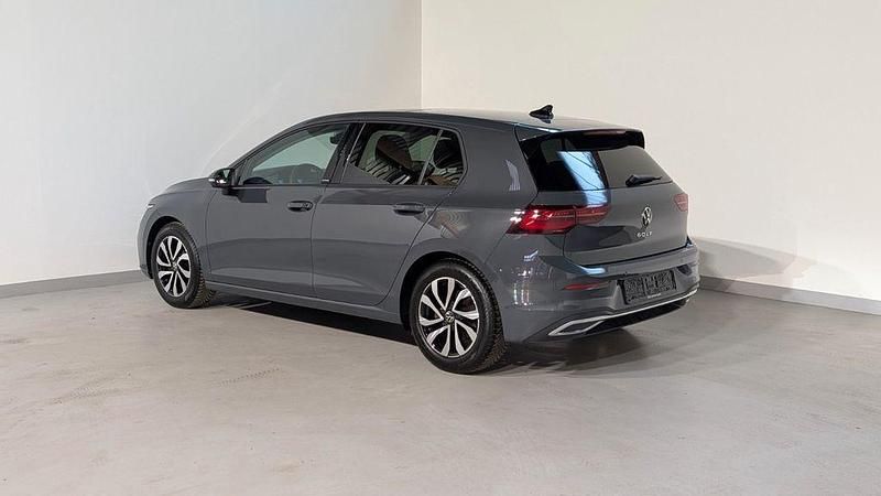 Gebraucht VW Golf VIII Active 150 PS (110 kW) 2022 Grau Limousine