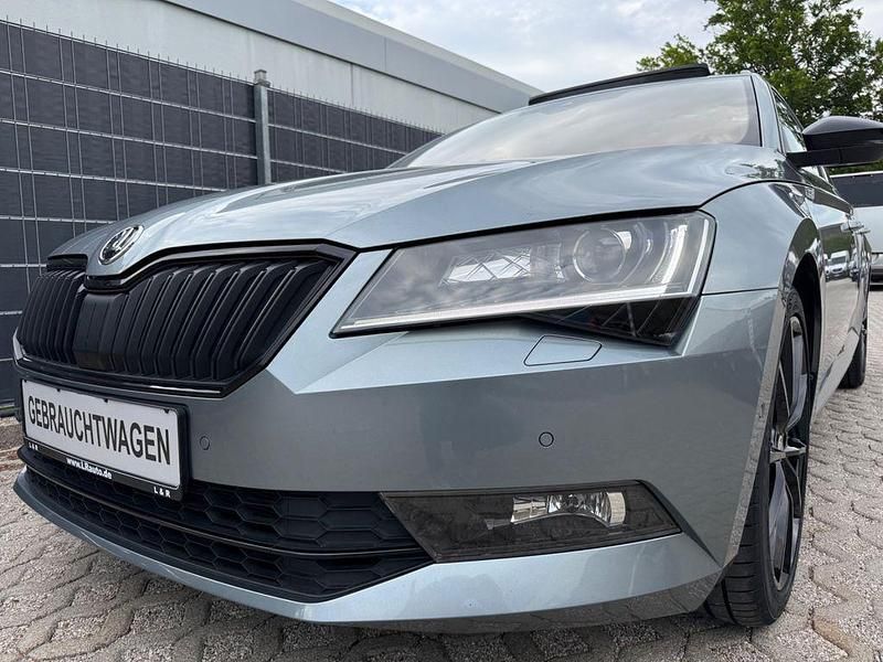 Grau Gebraucht 2017 Skoda Superb SportLine Limousine | 26.400 € (Etwas zu teuer) - Bild 1/2