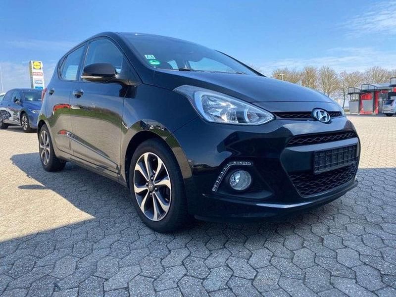 Gebraucht Hyundai i10 Edition 87 PS (63 kW) 2014 Black diamond / mic Kleinwagen