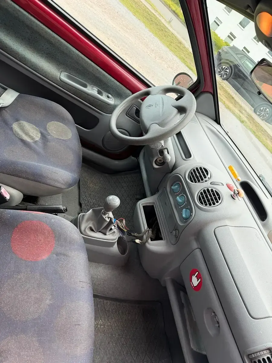 Gebraucht Renault Twingo 60 PS (44 kW) 2003 Rot Kleinwagen