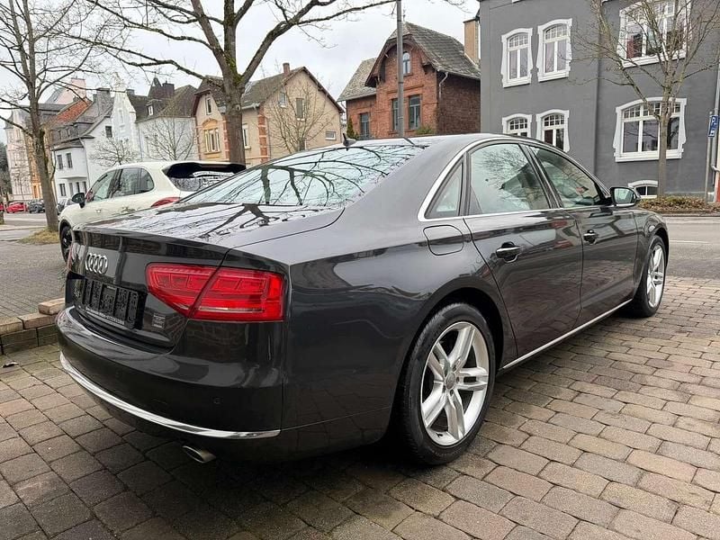 Gebraucht Audi A8 Ambiente 250 PS (183 kW) 2011 Grau Limousine
