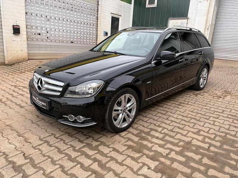 Gebraucht Mercedes C180 120 PS (88 kW) 2011 Schwarz Kombi