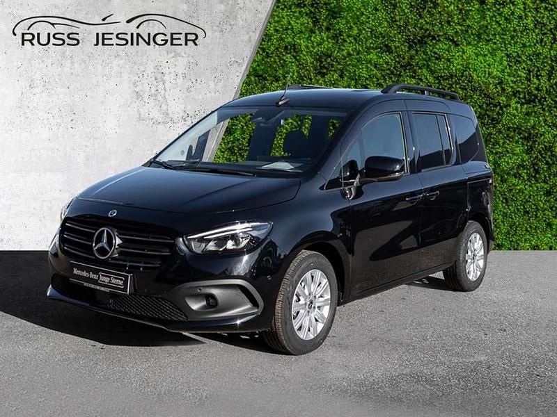 Gebraucht Mercedes T180 Progressive 116 PS (85 kW) 2024 Loparitschwarz metallic Van / Kleinbus