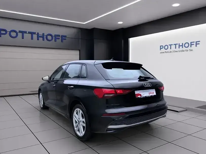 Gebraucht Audi A3 Advanced 116 PS (85 kW) 2025 Schwarz Limousine