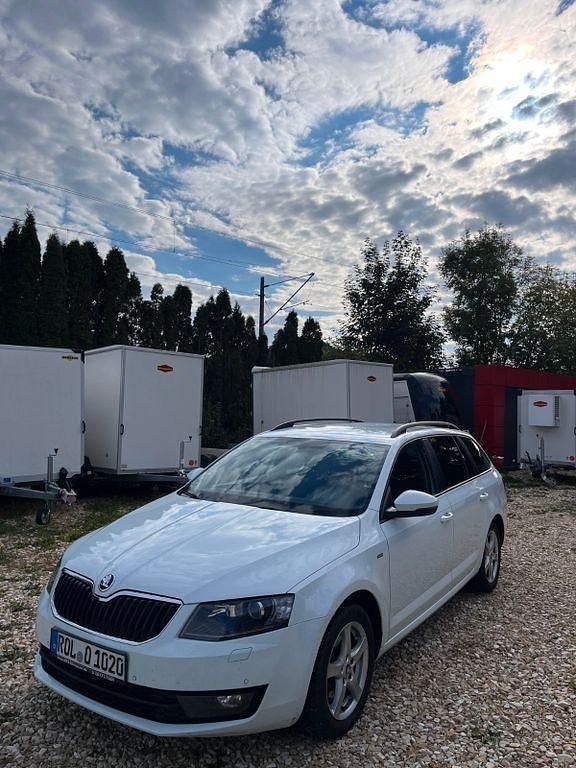 Weiß Gebraucht 2016 Skoda Octavia Joy Kombi | 9.500 € (Fairer Preis) - Bild 1/4