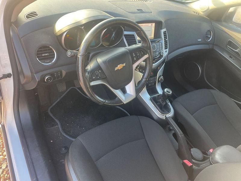 Gebraucht Chevrolet Cruze LT 131 PS (96 kW) 2013 Weiß Kombi