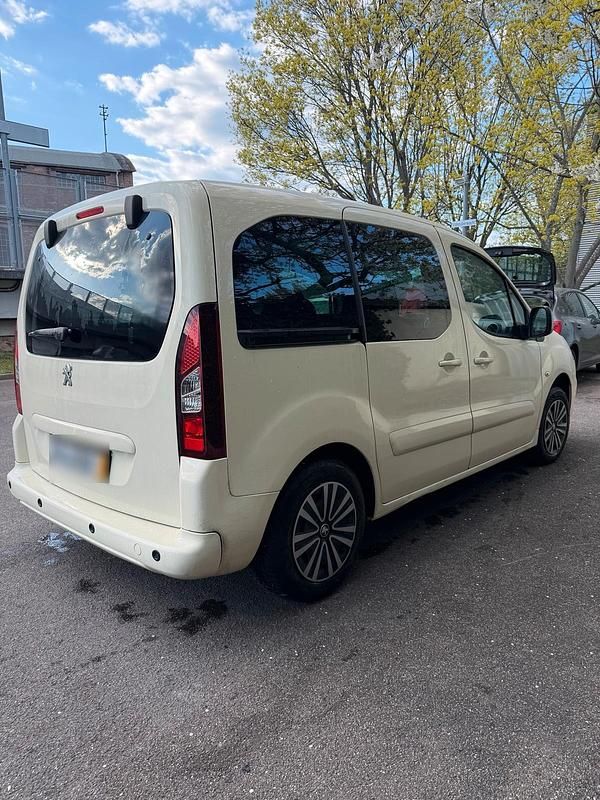 Gebraucht Peugeot TePee 99 PS (72 kW) 2017 Beige Kombi