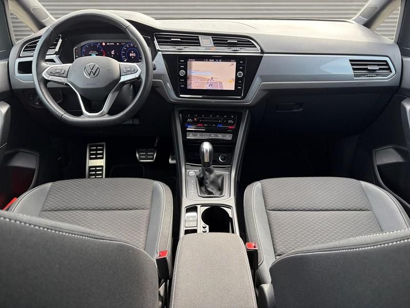 Gebraucht VW Touran Comfortline 150 PS (110 kW) 2023 Blau Van / Kleinbus