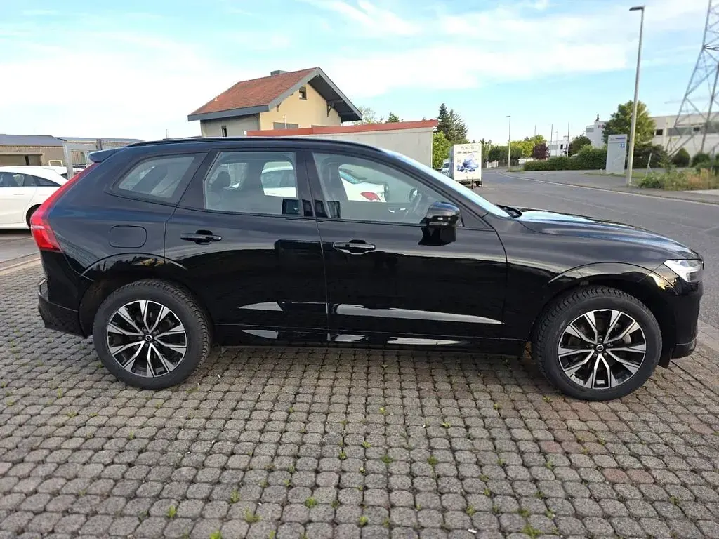 Gebraucht Volvo XC60 Plus 197 PS (144 kW) 2023 Schwarz SUV