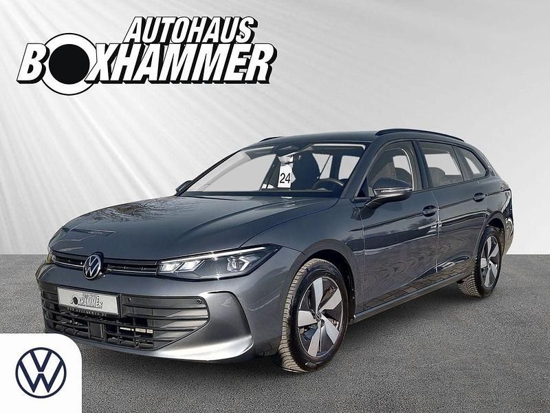 Gebraucht VW Passat Basis 150 PS (110 kW) 2025 Grau Kombi