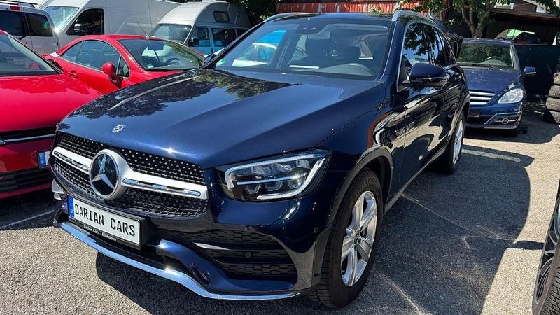 Blau Gebraucht 2020 Mercedes GLC200 AMG SUV | 39.990 € (Superpreis) - Bild 1/4