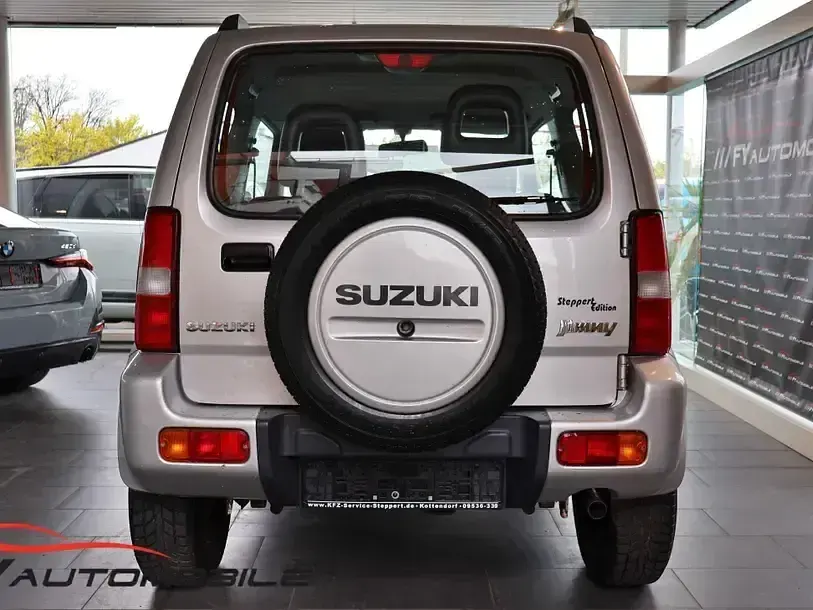 Używany Suzuki Jimny 86 KM (63 kW) 2014 Srebrny SUV