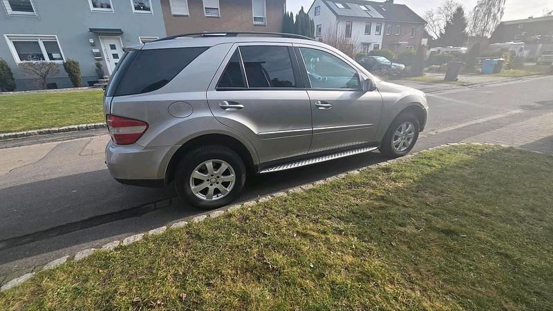 Gebraucht Mercedes 280 190 PS (139 kW) 2008 Beige SUV