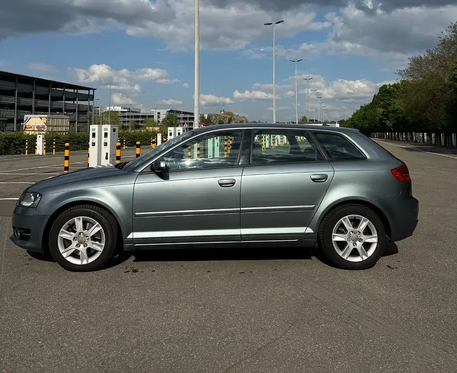 Gebraucht Audi A3 Attraction 200 PS (147 kW) 2012 Grau Kleinwagen