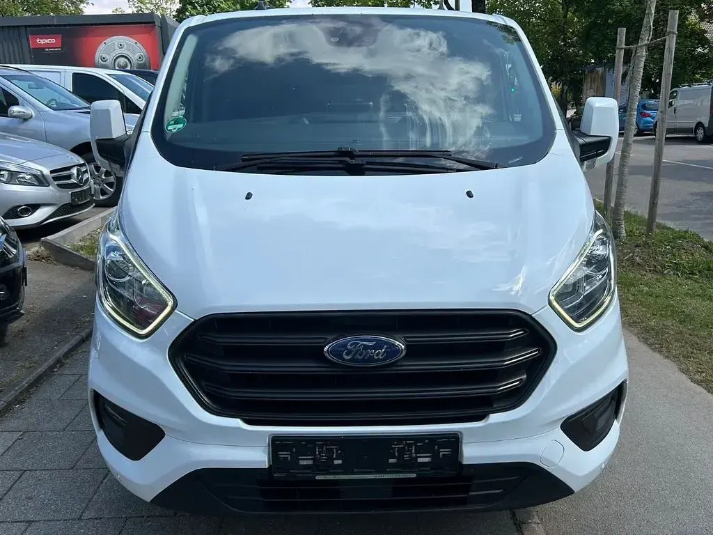 Używany Ford Transit Custom 170 KM (125 kW) 2020 Biały Sedan/Limuzyna