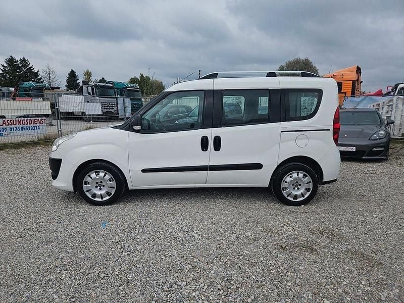 Gebraucht Fiat Doblò 105 PS (77 kW) 2013 Weiß Van / Kleinbus