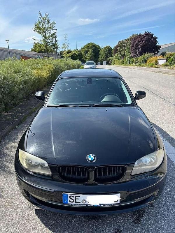 Schwarz Gebraucht 2011 BMW 116 Kleinwagen | 4.200 € (Superpreis) - Bild 1/4