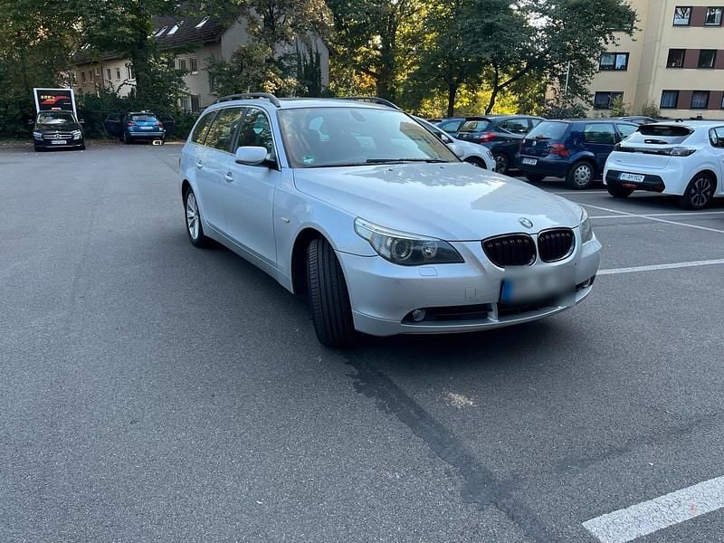 Grau Gebraucht 2005 BMW 530 Kombi | 3.500 € (Teuer) - Bild 1/4