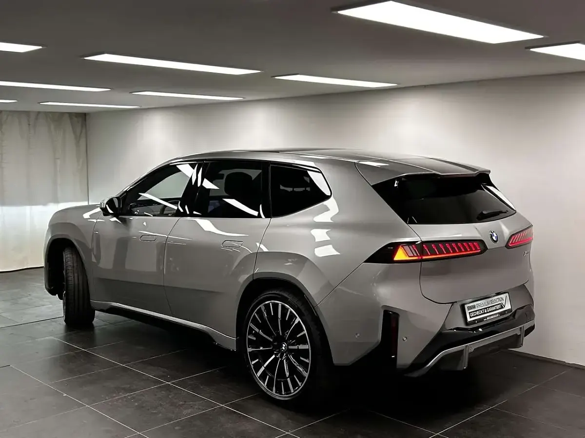Gebraucht BMW iX3 Sport Line 344 kW (469 PS) 2025 Spacesilber SUV